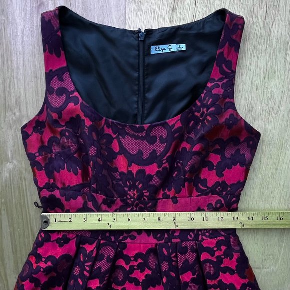 ELIZA J Shimmery Red A Line Black Floral Lace Zip Back Dress sz 2 - Picture 9 of 10